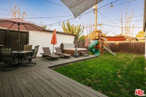 Tiny photo for 338 N Lima Street, Burbank, CA 91505 (MLS # 26661073)
