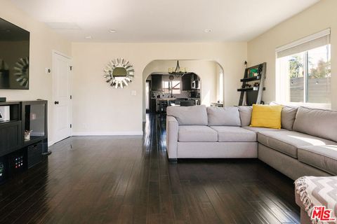 Tiny photo for 338 N Lima Street, Burbank, CA 91505 (MLS # 26661073)