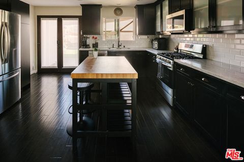 Tiny photo for 338 N Lima Street, Burbank, CA 91505 (MLS # 26661073)