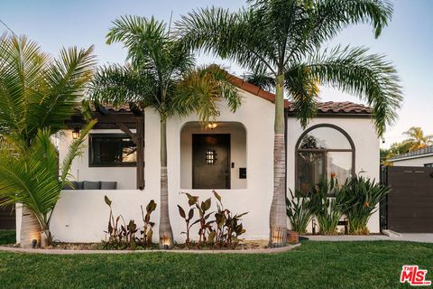 Tiny photo for 338 N Lima Street, Burbank, CA 91505 (MLS # 26661073)