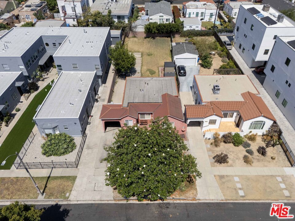 1929 Carmona Avenue
