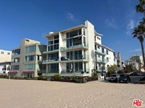 Photo of 1 Driftwood Street #3, Marina Del Rey, CA 90292 (MLS # 25625089)