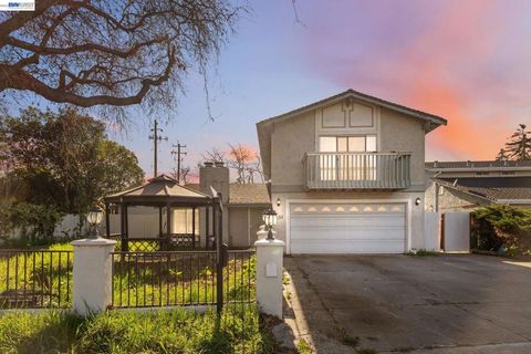 Photo of 3337 San Pablo Ct Ct, Union City, CA 94587 (MLS # 41126376)