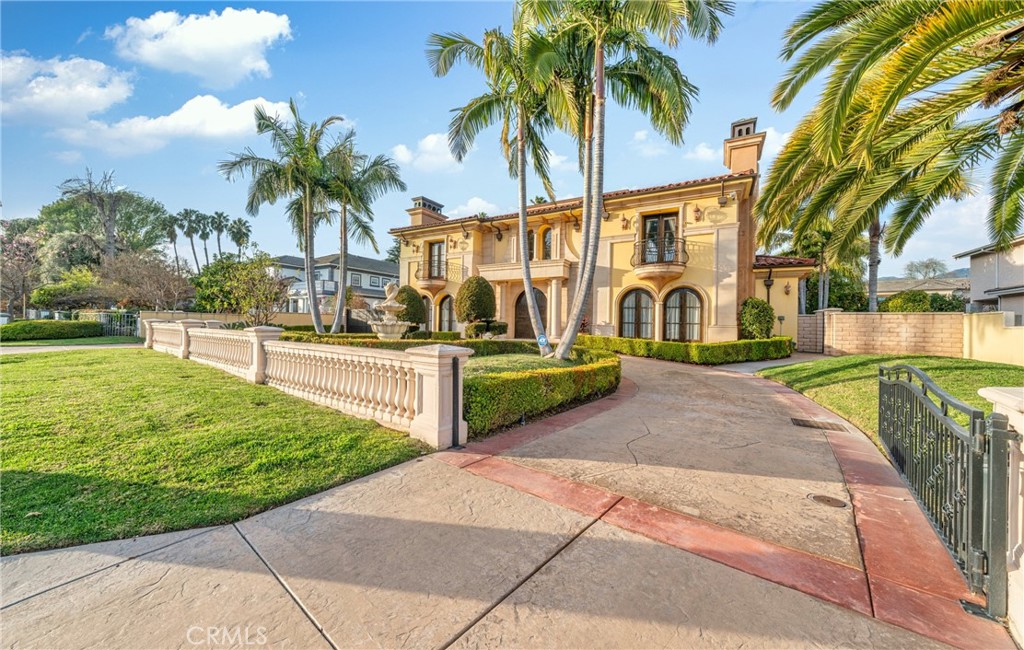 239 W Norman Avenue
