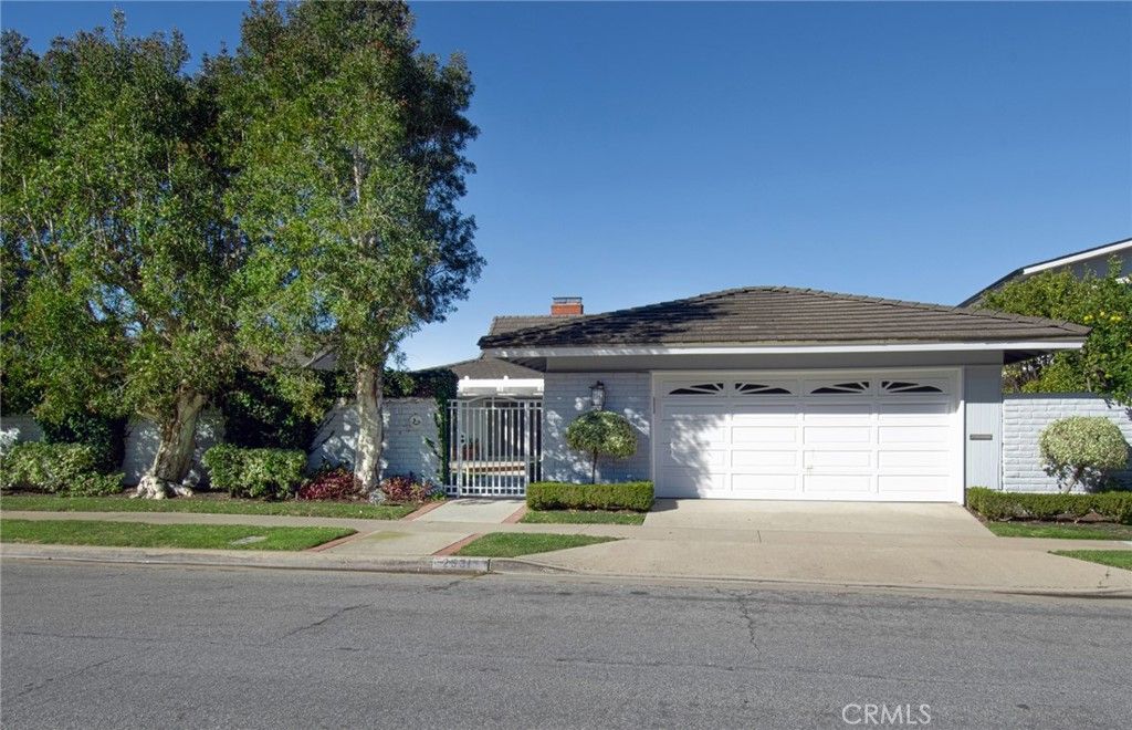 Photo of 2531 Buckeye St, Newport Beach, CA 92660 (MLS # NP25275083)