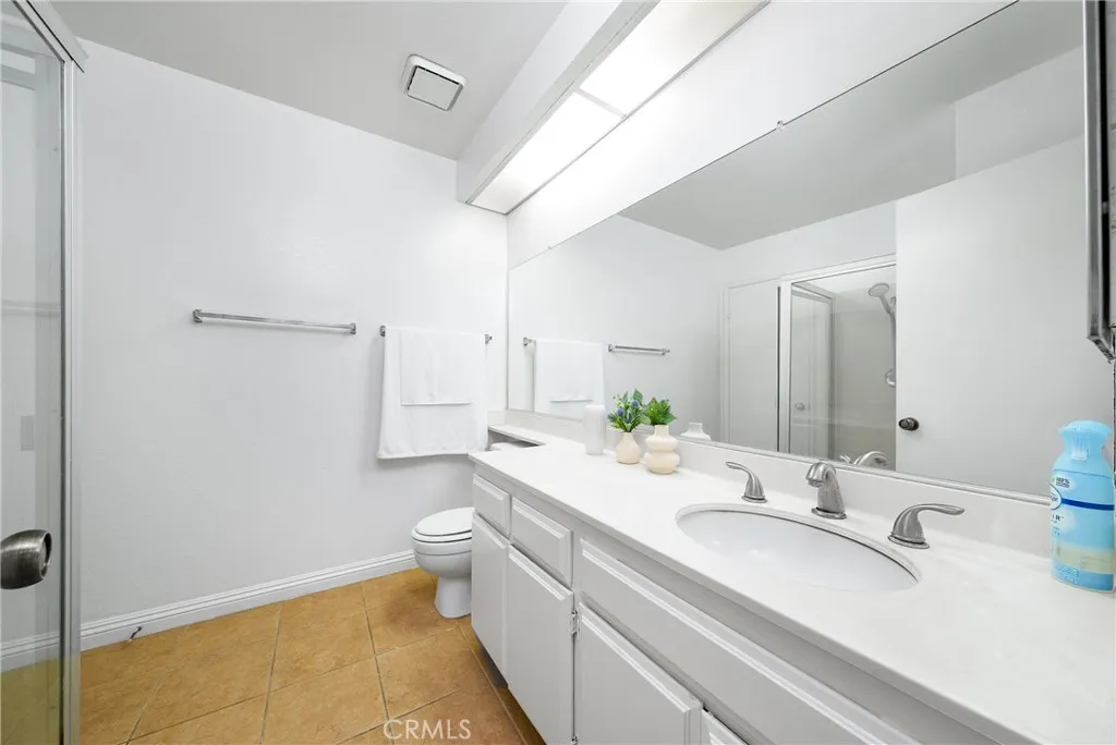 Rosemead, California 91770, United States, 2 Bedrooms Bedrooms, ,2 BathroomsBathrooms,Residential,Active,212378