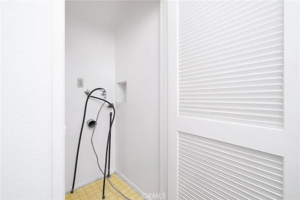 Rosemead, California 91770, United States, 2 Bedrooms Bedrooms, ,2 BathroomsBathrooms,Residential,Active,212378