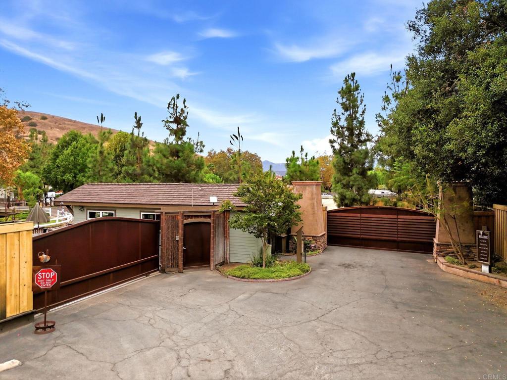 1631 Harbison Canyon Road 47