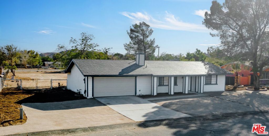 Photo of 17818 Sweetaire Avenue, Lancaster, CA 93535 (MLS # 25606187)