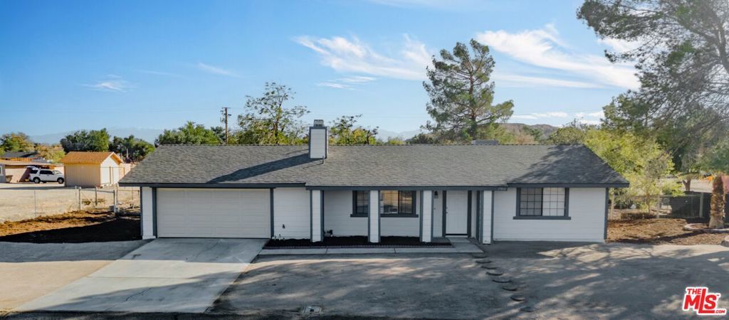 Photo of 17818 Sweetaire Avenue, Lancaster, CA 93535 (MLS # 25606187)