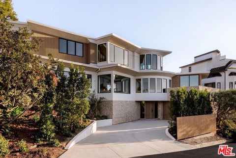 Photo of 3858 Buena Park Drive, Studio City, CA 91604 (MLS # 26985315)