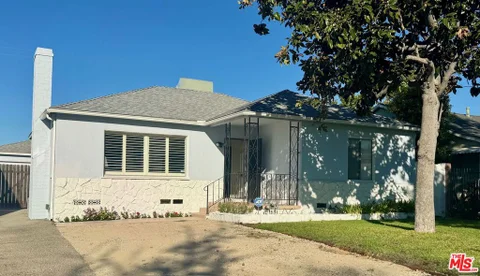 MLS: 26997033