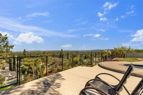 Tiny photo for 7014 Middlesbury Ridge CIR, West Hills, CA 91307 (MLS # SR26149659)