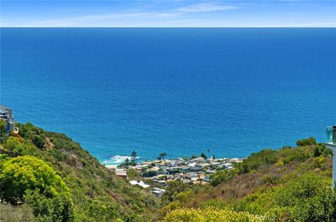 Photo of 749 Marlin Drive Avenue, Laguna Beach, CA 92651 (MLS # LG25189194) Photo of 749 Marlin Drive Avenue, Laguna Beach, CA 92651 (MLS # LG25189194)