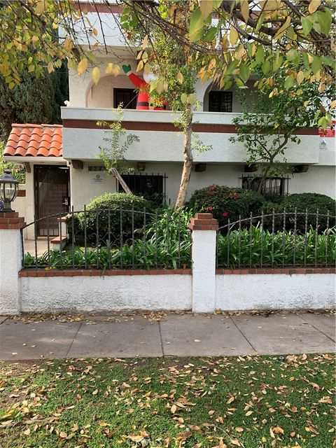 4247 Matilija Sherman Oaks CA 91423