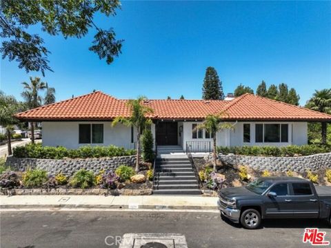 Photo of 2199 Summitridge Drive, Beverly Hills, CA 90210 (MLS # 26836849)