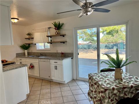 Photo of 10393 Hemlock Avenue, Hesperia, CA 92345 (MLS # CV25222895)