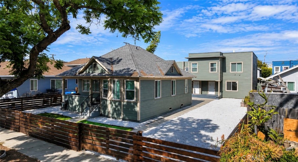 2130 Elm