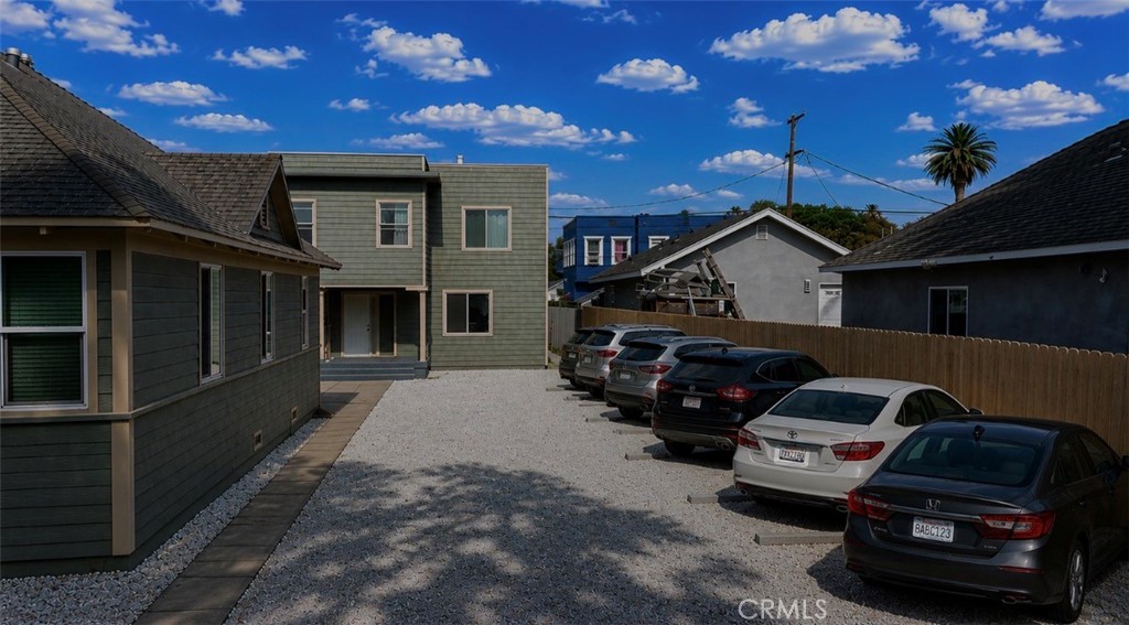2130 Elm