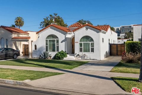 Photo of 3032 Somerset Drive, Los Angeles, CA 90016 (MLS # 26652831)