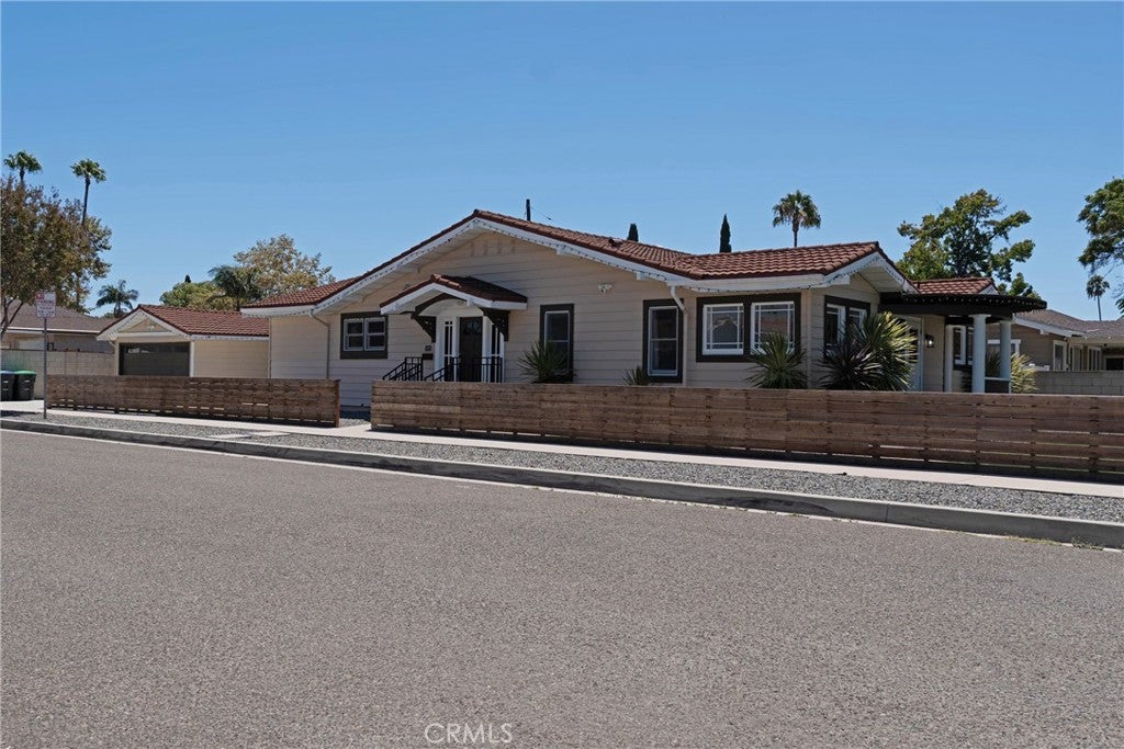 1104 W Palm Avenue