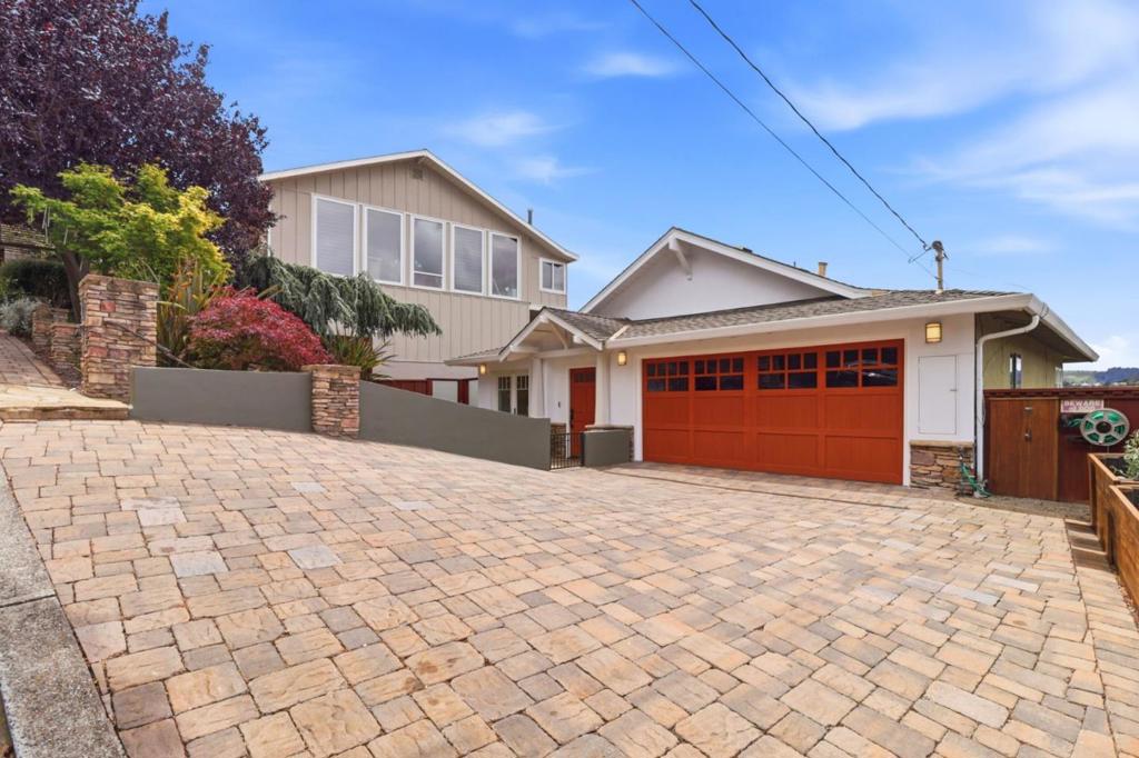 2945 Monte Cresta Drive