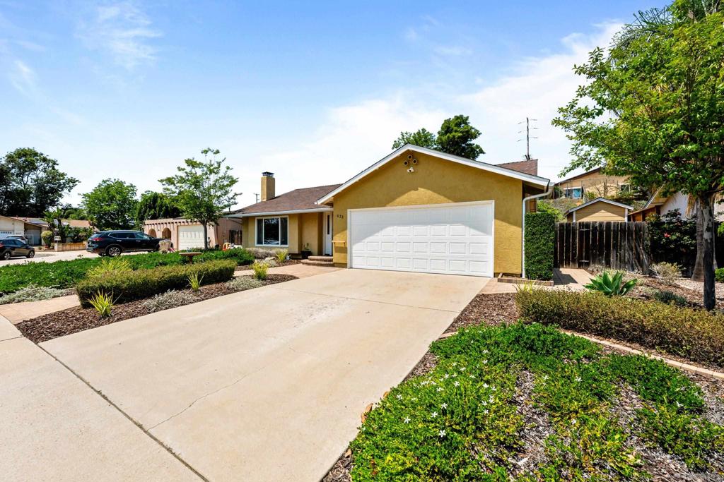832 Casa De Oro Pl