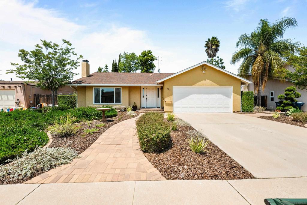 832 Casa De Oro Pl