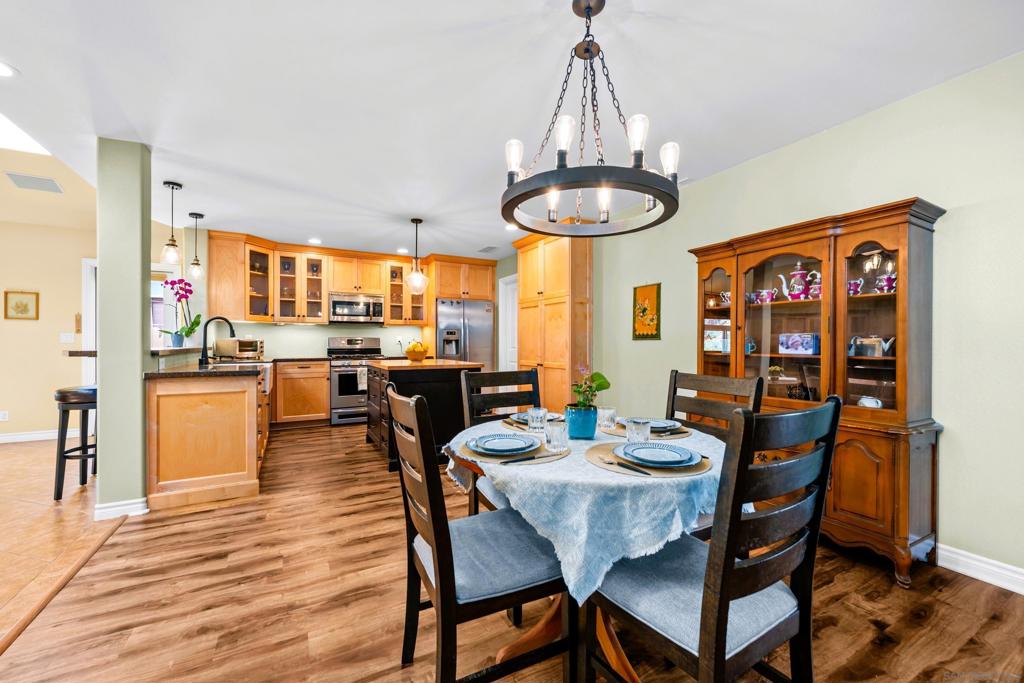 832 Casa De Oro Pl