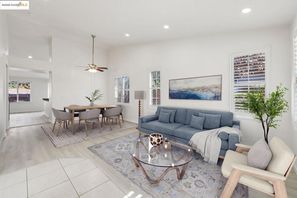 LYON GROVES - Residential