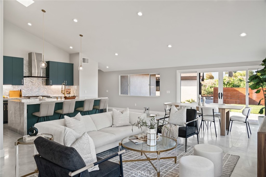 2704 Vista Mesa Drive