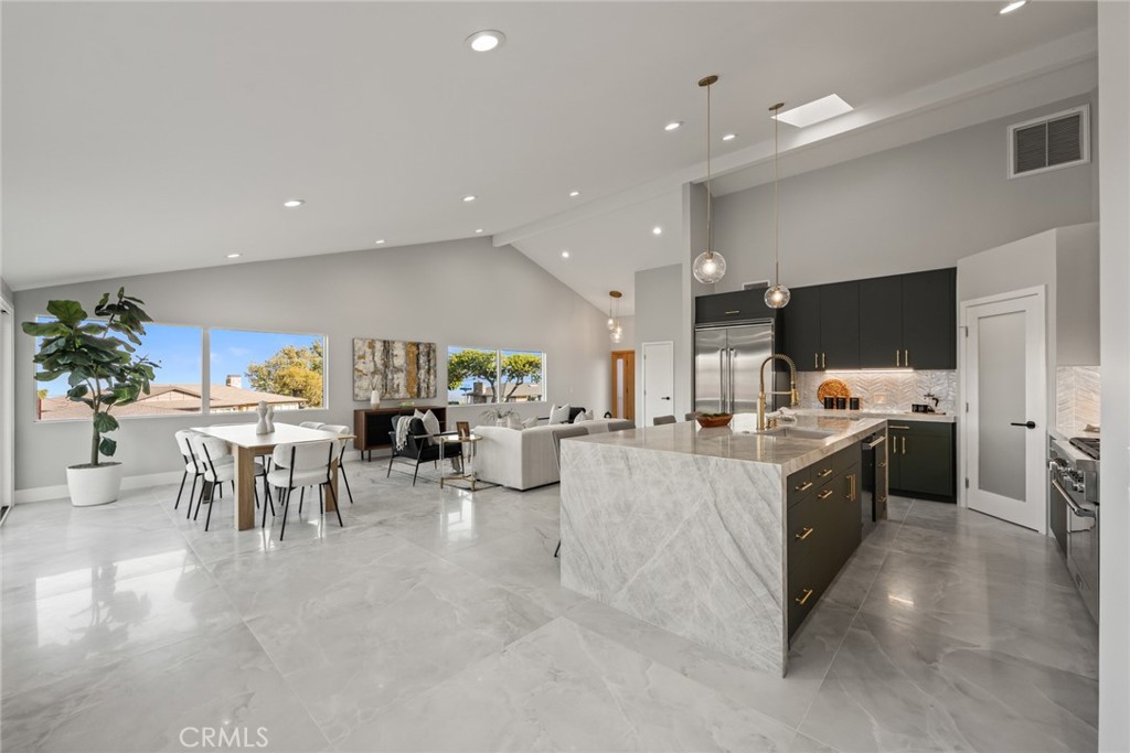 2704 Vista Mesa Drive