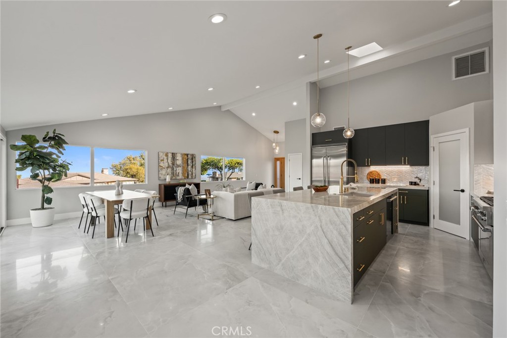 2704 Vista Mesa Drive