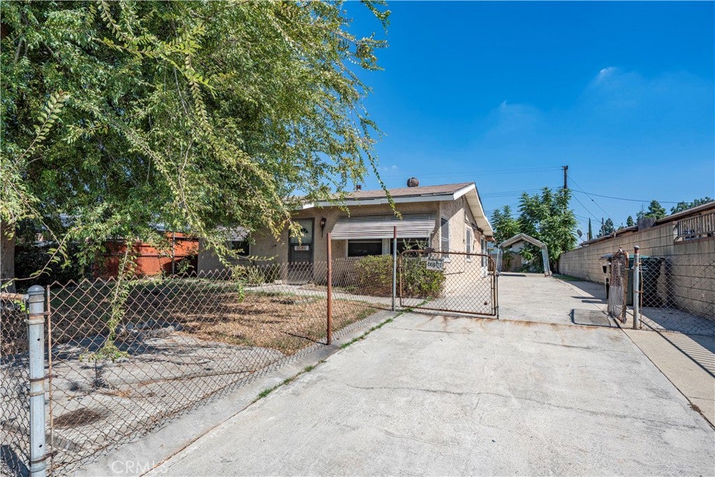 Properties 1 5508 N Aspan Avenue
