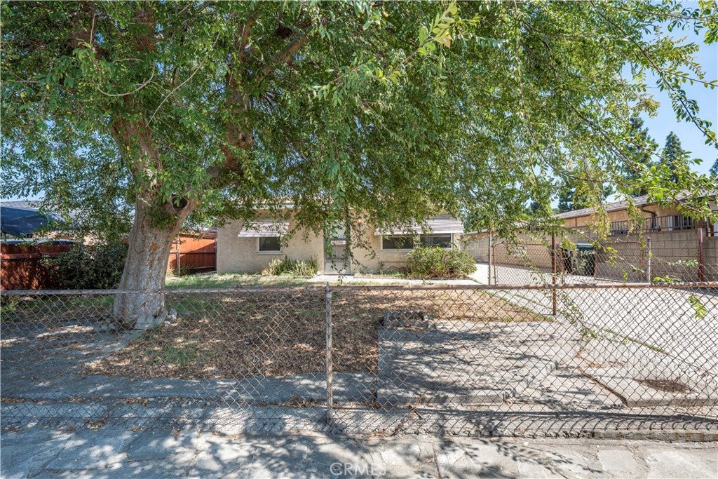 Properties 2 5508 N Aspan Avenue