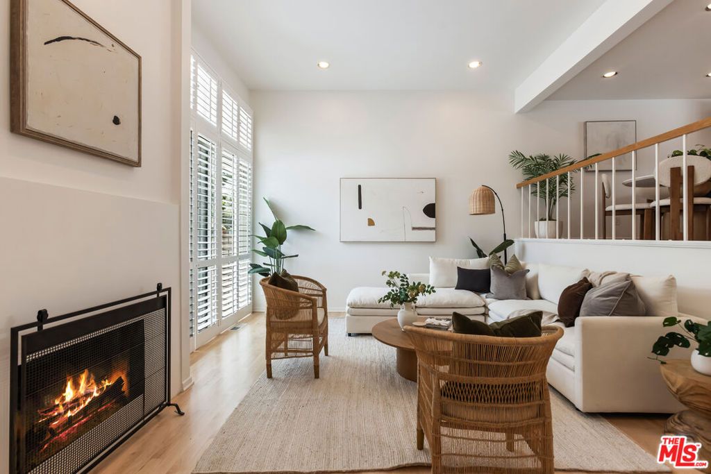 Photo of 13230 Fiji Way #B, Marina Del Rey, CA 90292 (MLS # 25582461)