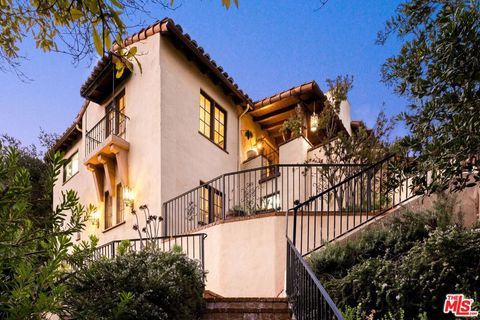 Photo of 1441 Andenes Drive, Glendale, CA 91208 (MLS # 25621725)