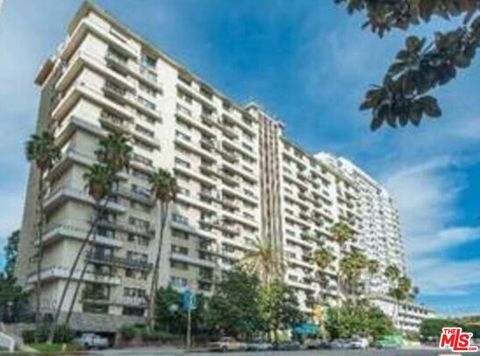 Photo of 10535 Wilshire Boulevard #904, Los Angeles, CA 90024 (MLS # 25609855)