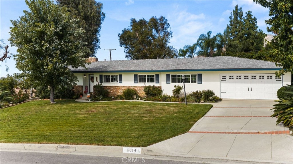 6614 Summit