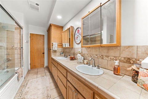 Tiny photo for 6614 Summit DR, Highland, CA 92346 (MLS # CV26221570)