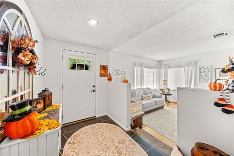 Tiny photo for 6614 Summit DR, Highland, CA 92346 (MLS # CV26221570)
