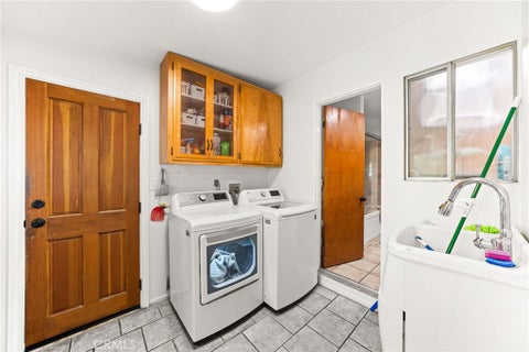 Tiny photo for 6614 Summit DR, Highland, CA 92346 (MLS # CV26221570)