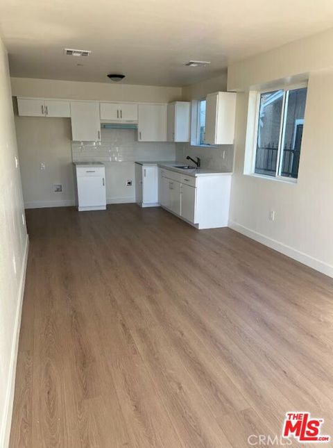 Photo of 835 E 33rd Street, Los Angeles, CA 90011 (MLS # 26652711)