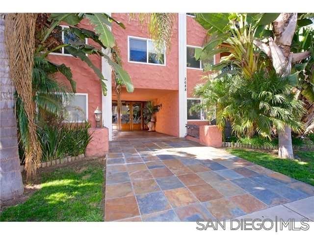 Available October 1 2025 This west facing bright and sunny condo, is just a few short block to the heart of Hillcrest. This spacious condo offers features hardwood floors, a SS appliances, granite counter tops, spa tub, private balcony, in unit W/D, 1 underground parking space, there is also a refreshing community pool with BBQ area. Great central location, convenient to all that Hillcrest has to offer, great restaurants, shops, museum, theaters & gardens of Balboa park w/ ez frwy access & mins to Airport downtown and UCSD campus shuttle. Non smoking Building