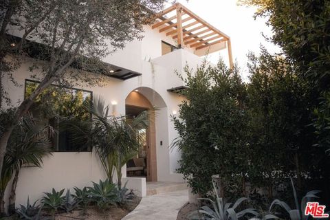 Photo of 6546 Colgate Avenue, Los Angeles, CA 90048 (MLS # 26777249)