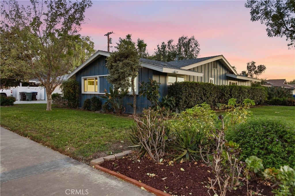 4834 Cliffside