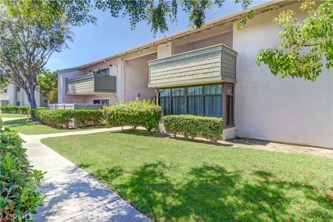 Photo of 8633 Portola Court #17-E, Huntington Beach, CA 92646 (MLS # OC26178393)