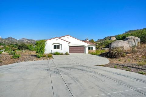 12649 Via Vigneto Lakeside CA 92040