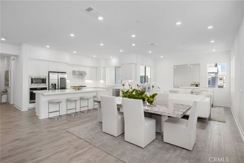 Photo of 27225 Cranmore Way #101, Valencia, CA 91381 (MLS # SR26049299)