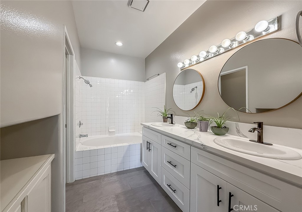 Capri West Oaks (832) - Residential